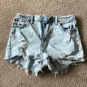 Abercrombie and Fitch the mom short - high rise